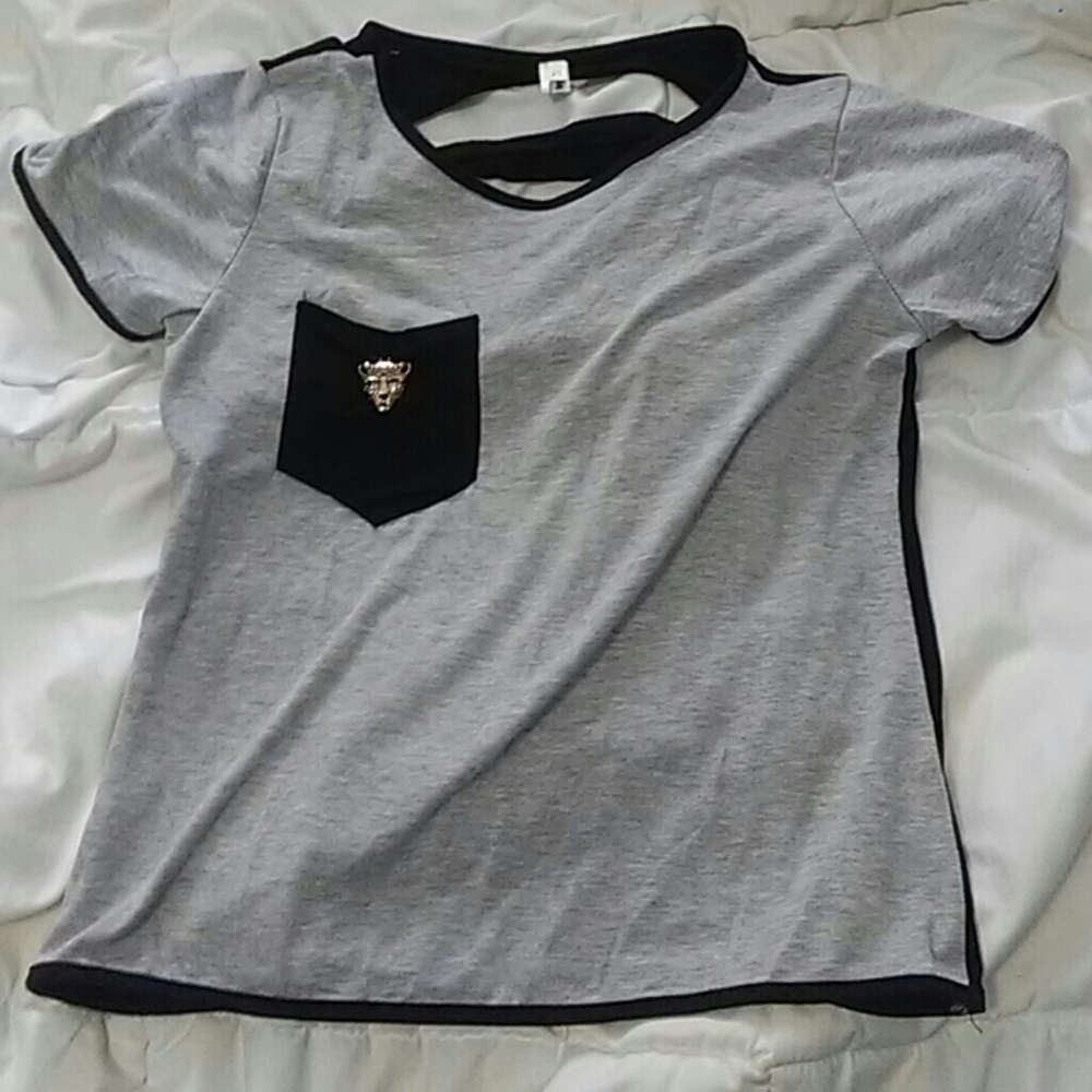 Slit back pocket T with 🐱